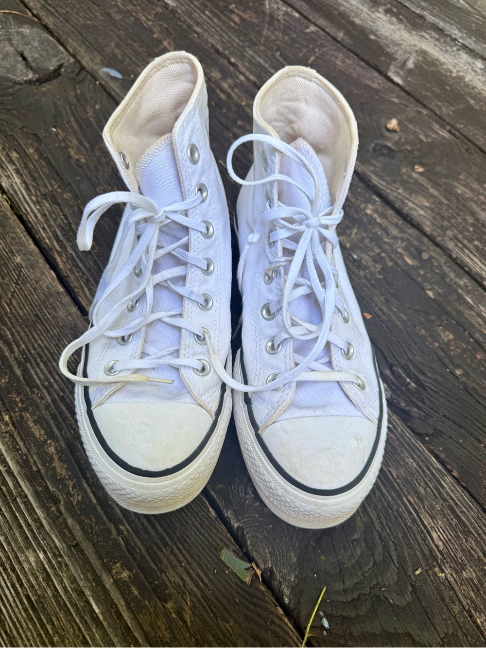 White High-Top Converse Platform Canvas Sneakers - Classic Lace-Up